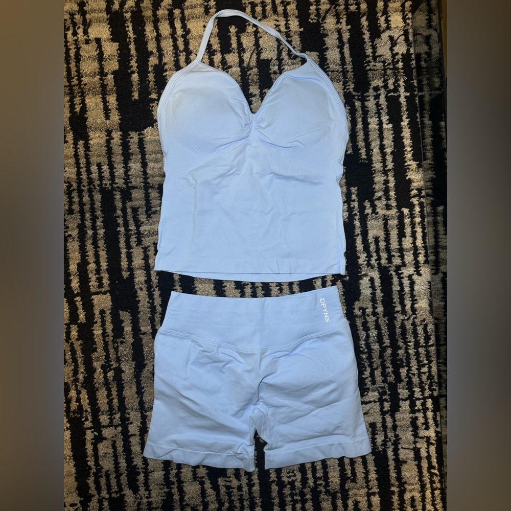 Dfyne Women’s activewear set light blue tank top & scrunch shorts- Size m